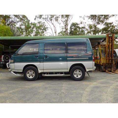 Mitsubishi Delica L300