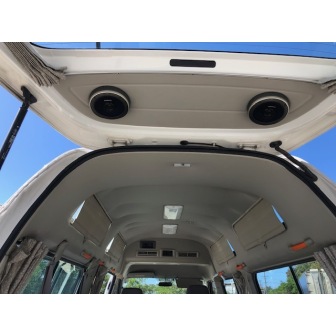 Nissan Caravan high roof van 